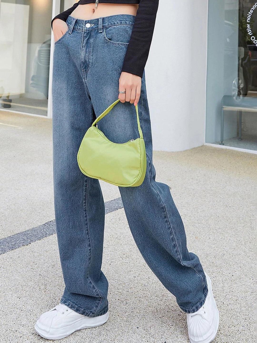 Kotty Women Jean Straight Fit High-Rise Light Fade Clean Look Stretchable Jeans