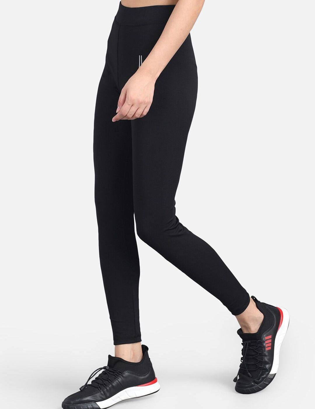 Kotty Women Black & White Printed Tights