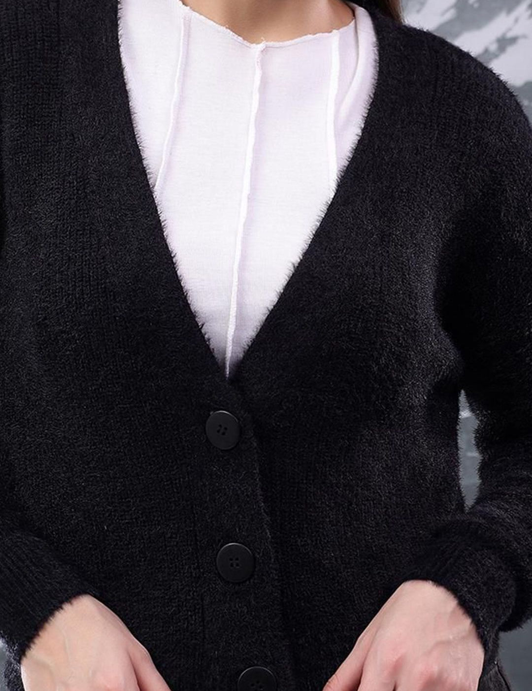 Kotty Women Ribbed V-Neck Sweaters