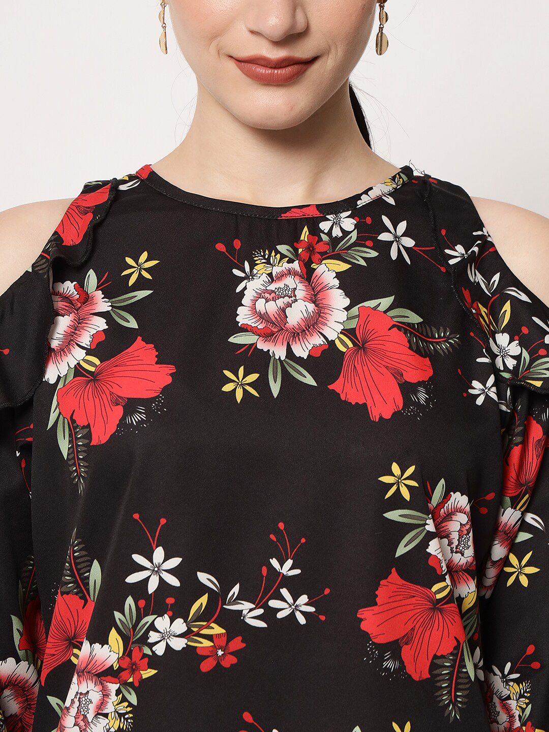 Kotty Round Neck Floral Print Cold-Shoulder Crepe Top