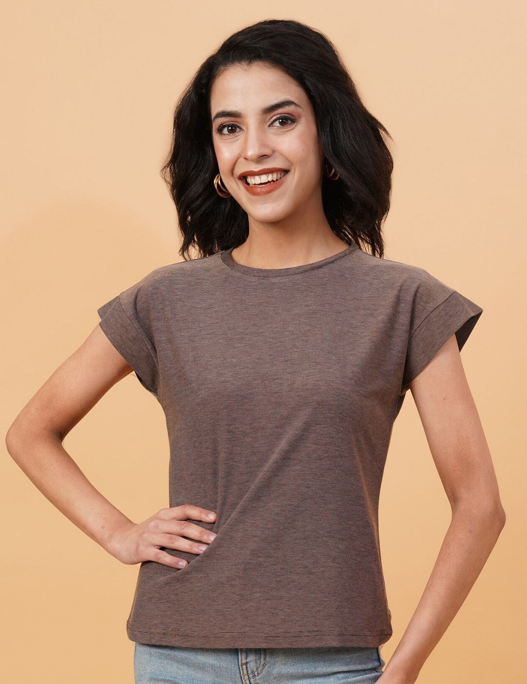 Kotty Women Extended Sleeves Pockets T-shirt