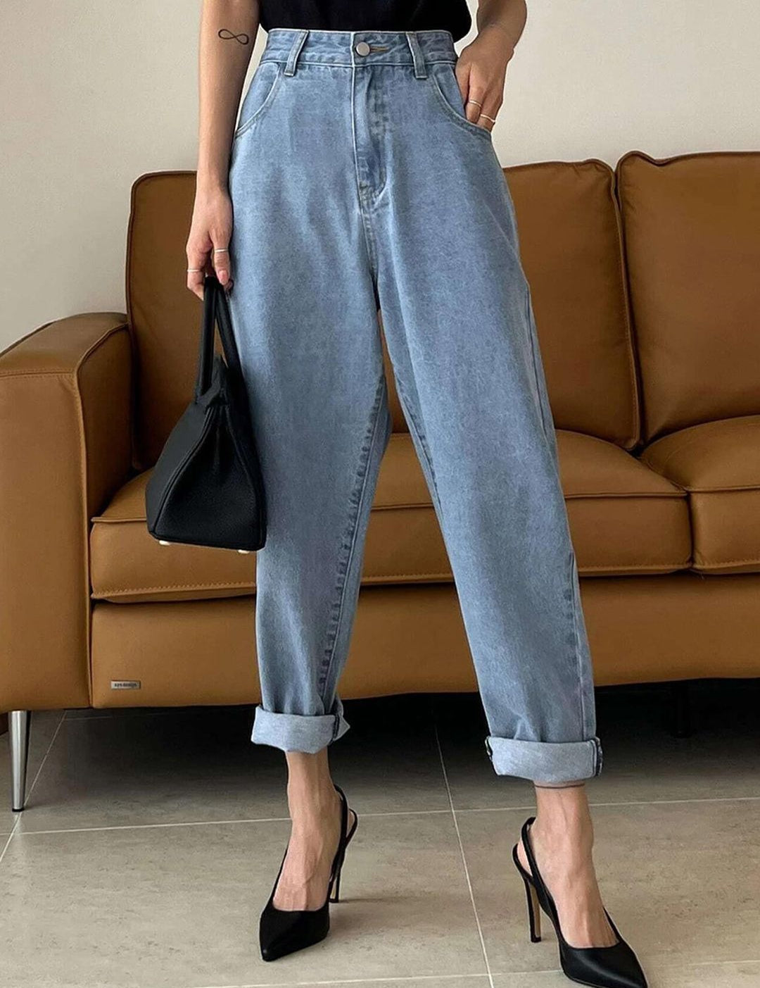 Kotty Women Blue Relaxed Fit High-Rise Clean Look Stretchable Cropped Jeans