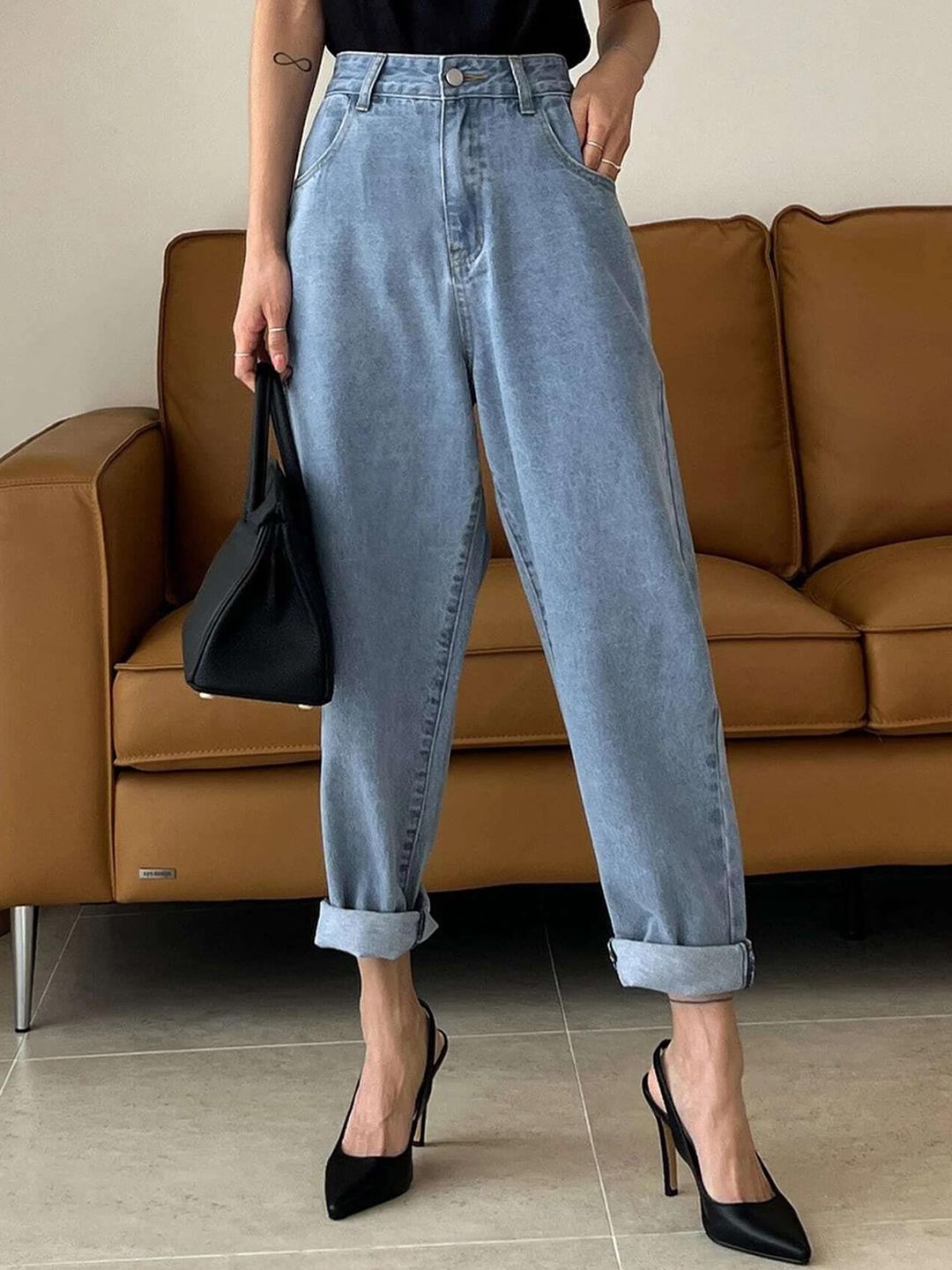 Kotty Women Blue Relaxed Fit High-Rise Clean Look Stretchable Cropped Jeans