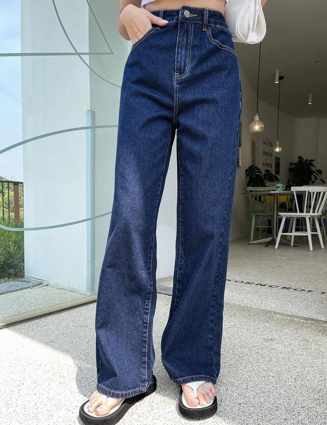 Kotty Women Straight Fit High-Rise Clean Look Stretchable Jeans