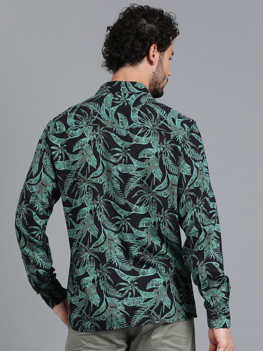 Kotty New Green & Black Floral Printed Spread Collar Relaxed Fit Casual Shirt