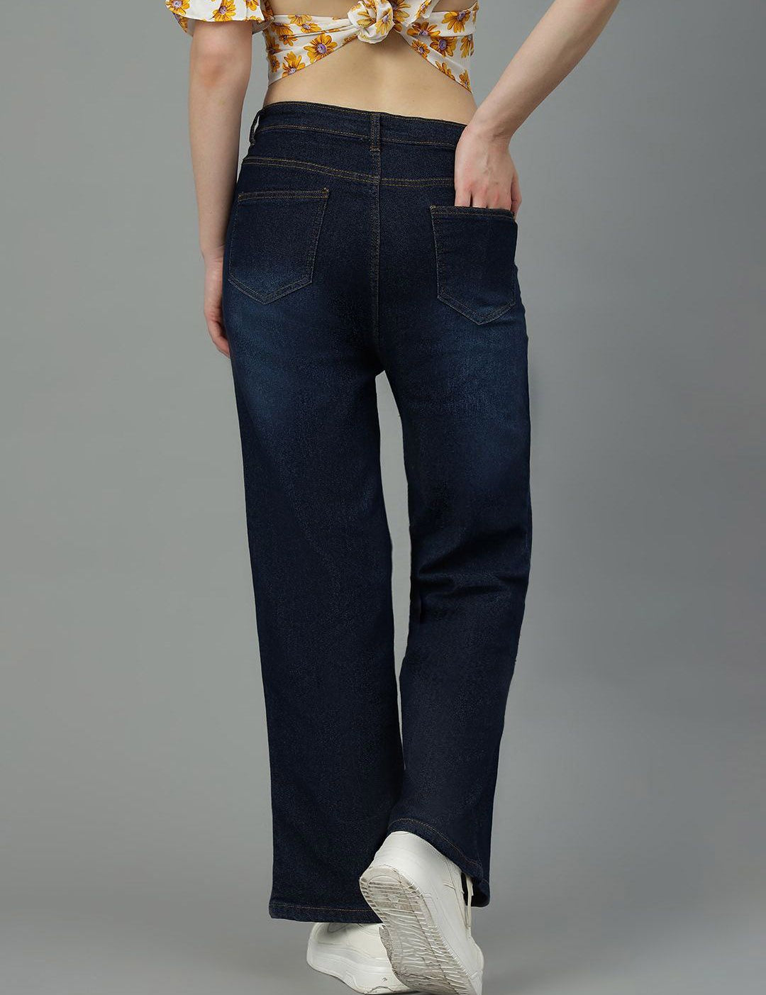 Kotty Women Straight Fit Low-Rise Light Fade Stretchable Jeans