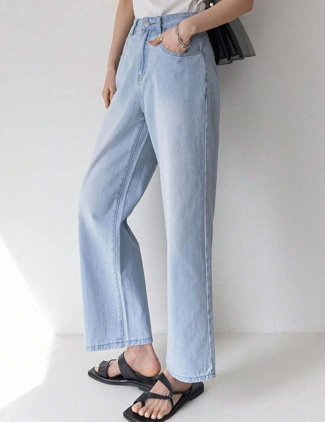 Kotty Women Relaxed Fit High-Rise Clean Look Heavy Fade Stretchable Jeans