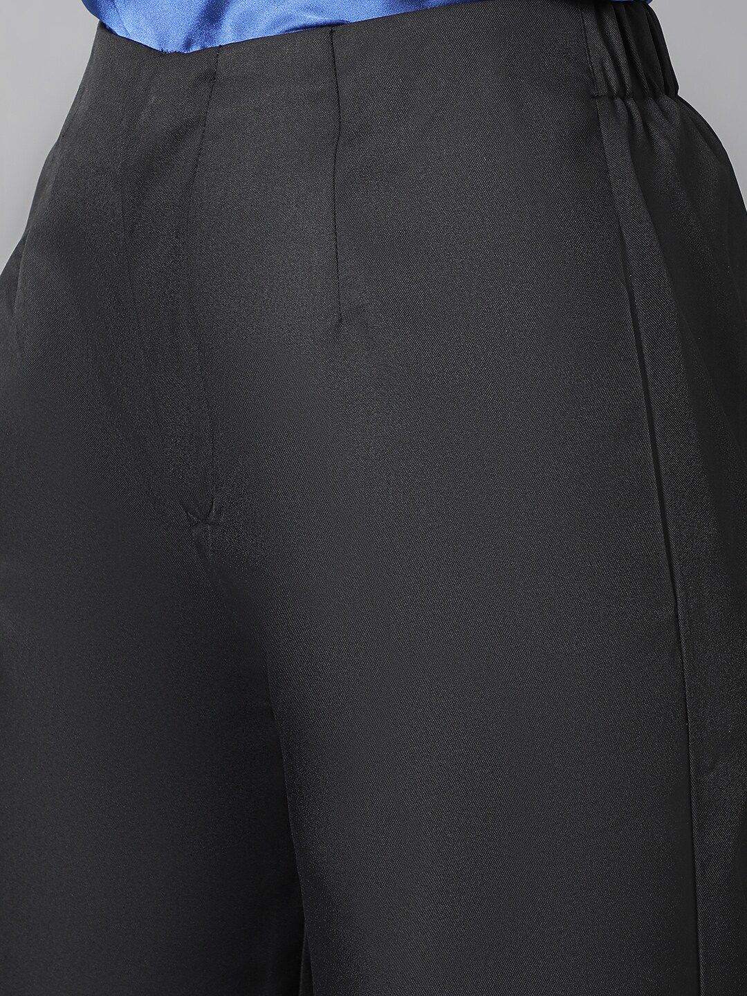 Kotty Women Black Relaxed Straight Leg Straight Fit High-Rise Easy Wash Pleated Trousers