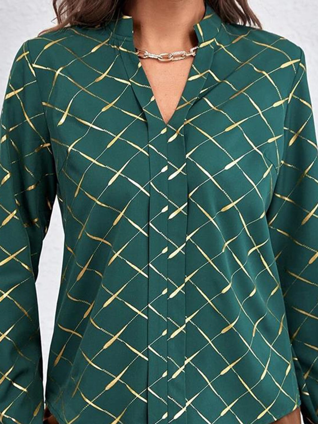 Kotty Green Geometric Printed Satin Shirt Style Top