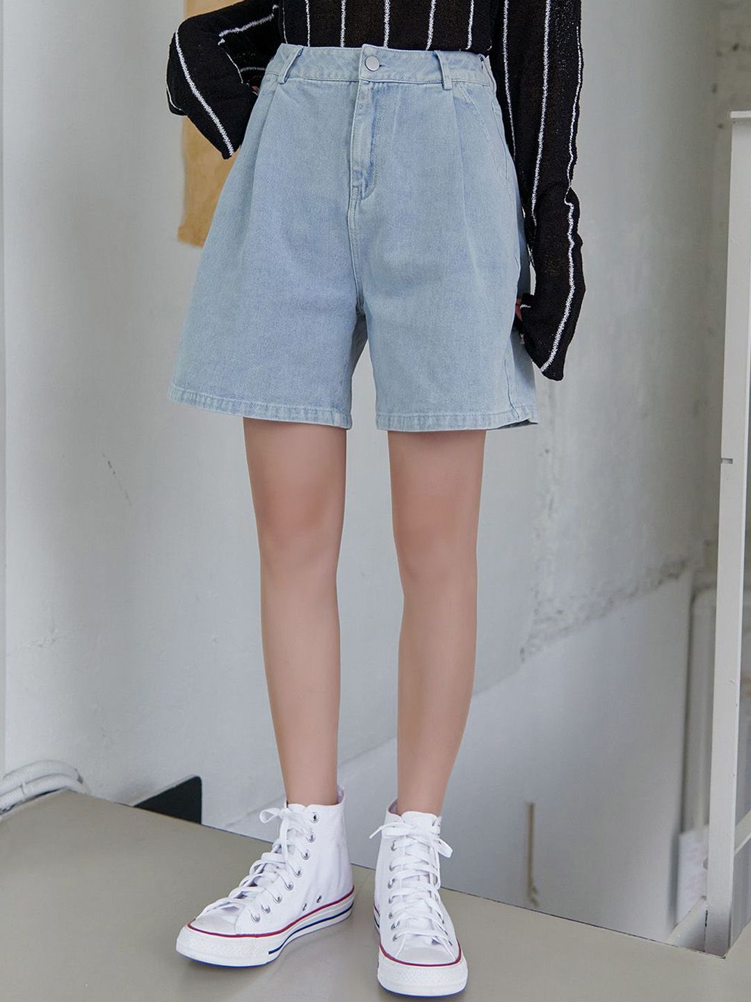 Kotty Women High-Rise Denim Shorts
