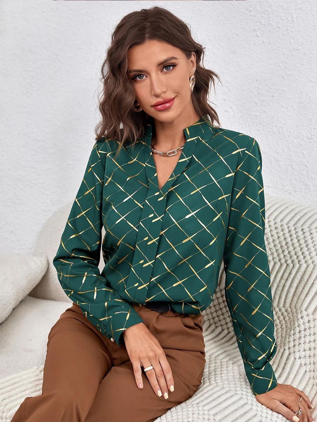 Kotty Green Geometric Printed Satin Shirt Style Top