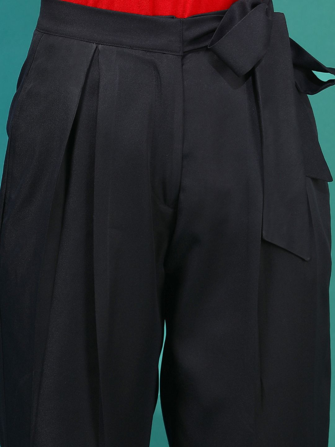 Kotty Women Relaxed High-Rise Easy Wash Pleated Trousers