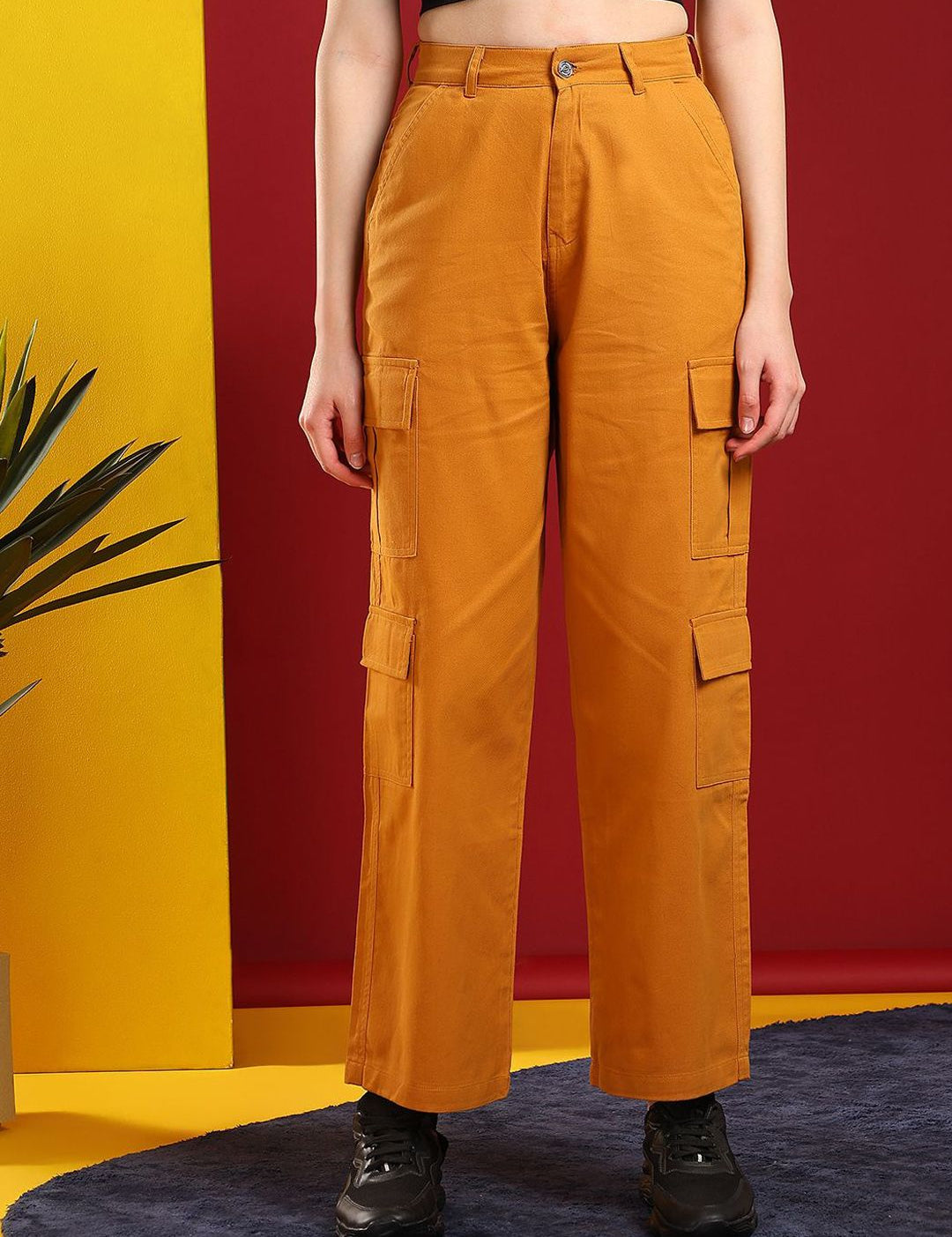 Kotty Women Regular Fit Mid-Rise Cargo Trouser