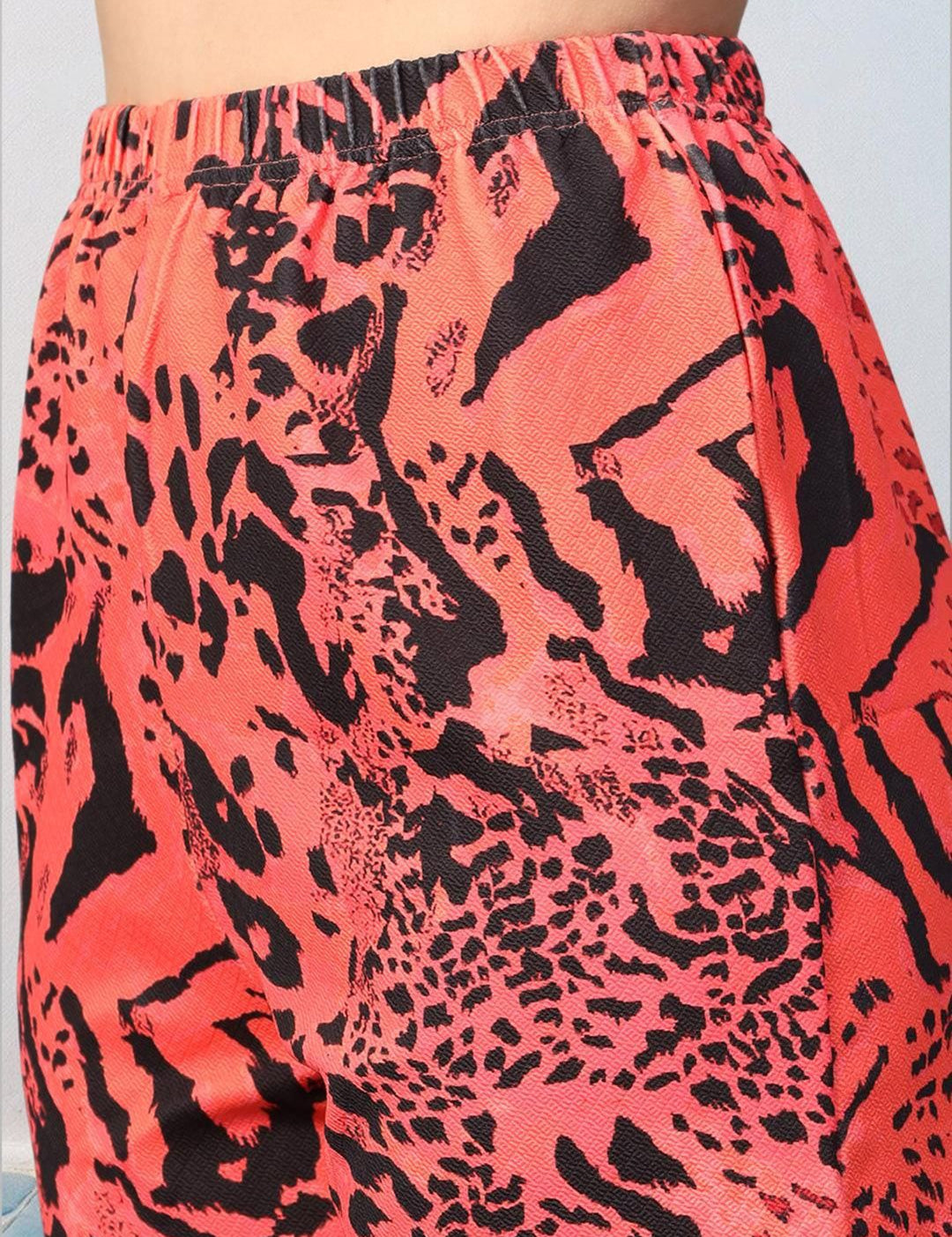 Kotty Printed Crop Top With Shorts