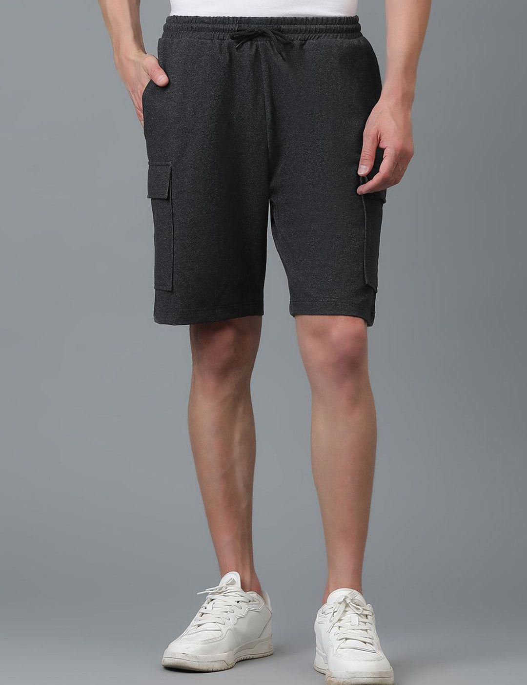 Kotty Men Low-Rise Cargo Shorts