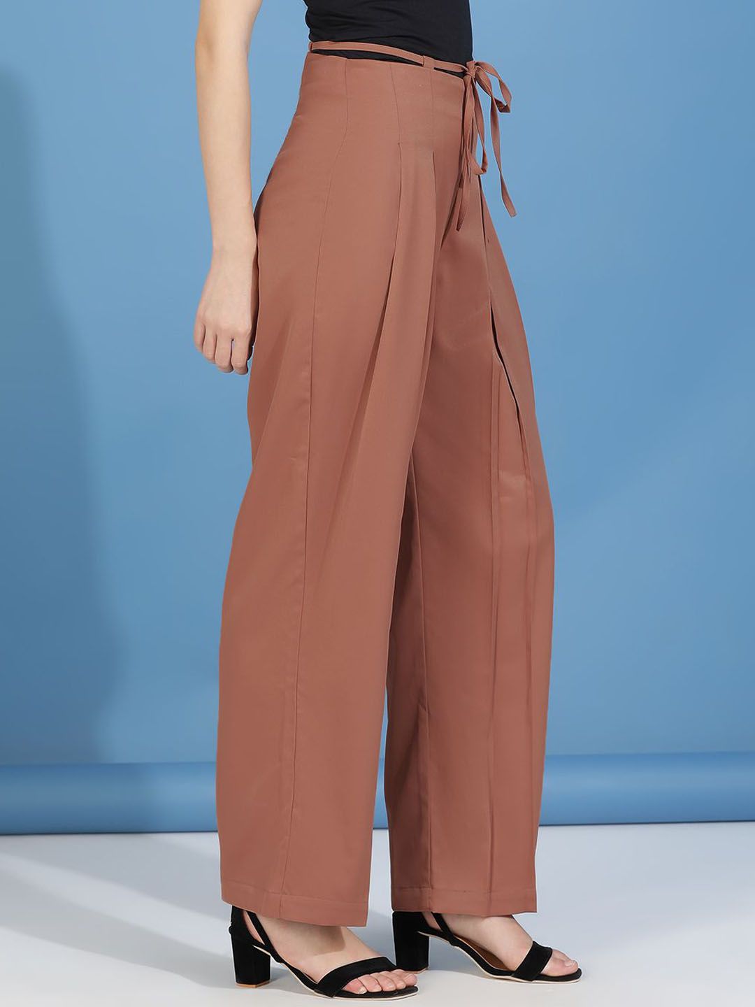 Kotty Women Relaxed Straight Fit High-Rise Easy Wash Pleated Trousers