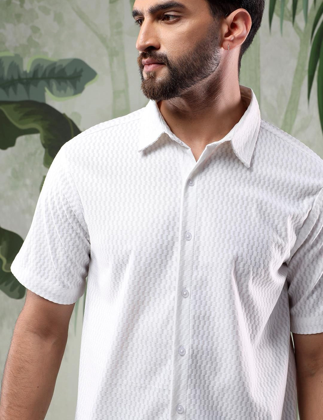 Kotty Men Spread Collar Textured Casual Shirt