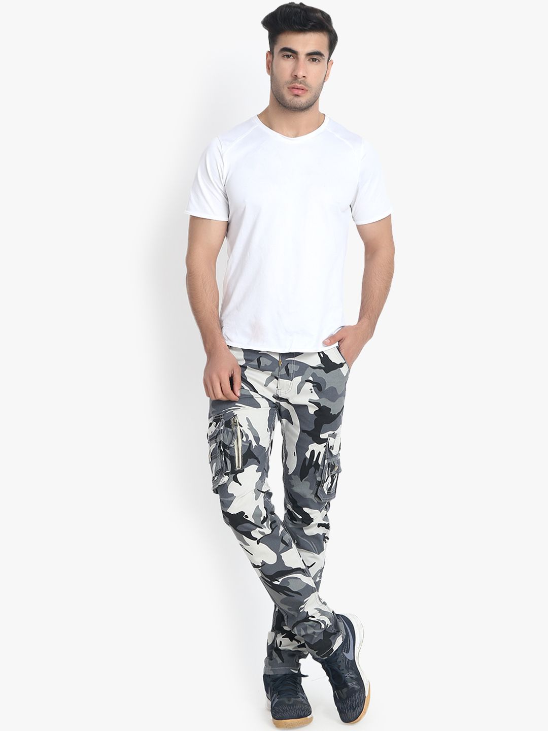Kotty Men Off-White & Grey Regular Fit Printed Cargos
