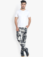 Kotty Men Off-White & Grey Regular Fit Printed Cargos