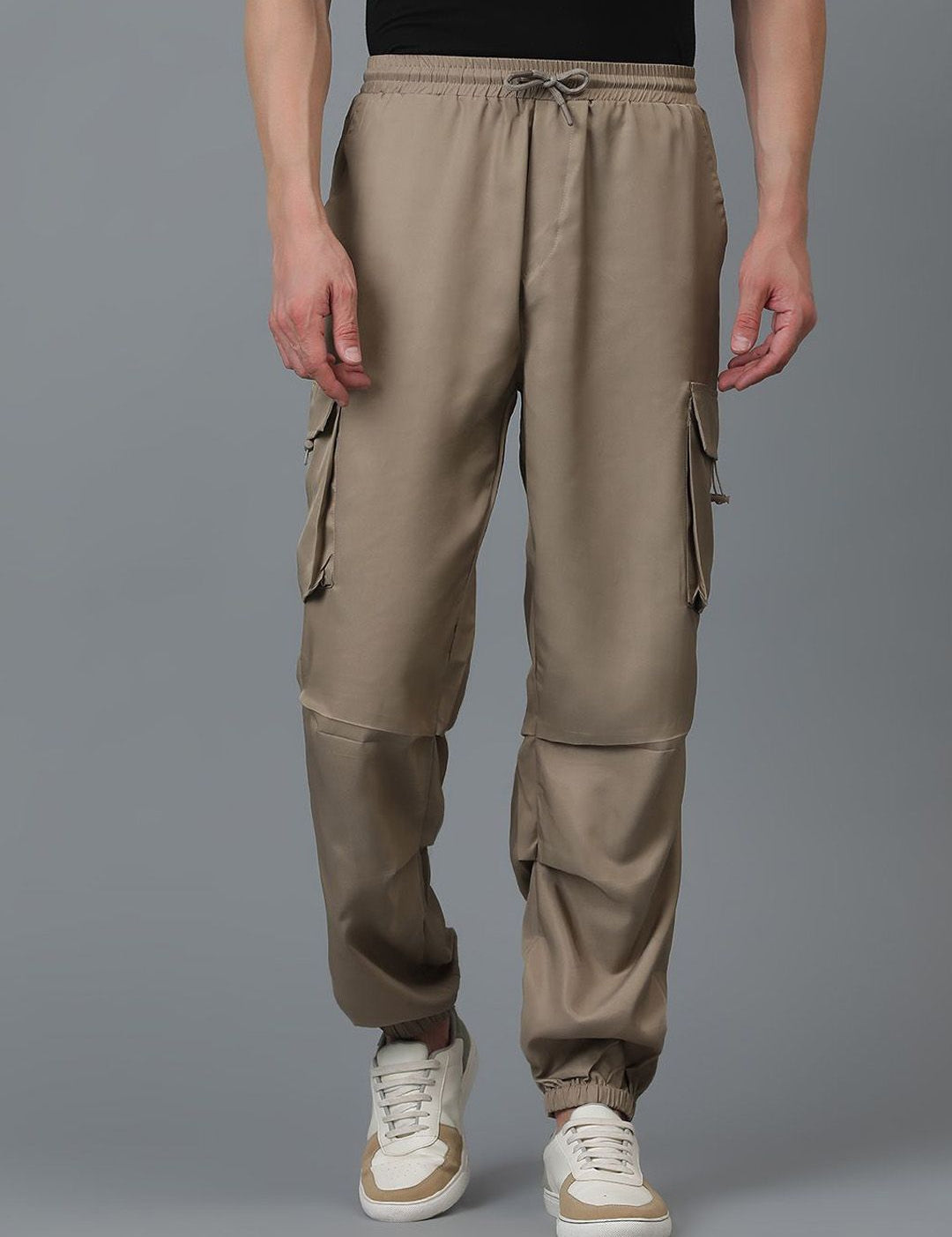 Kotty Men Relaxed Low-Rise Easy Wash Cargos Trousers