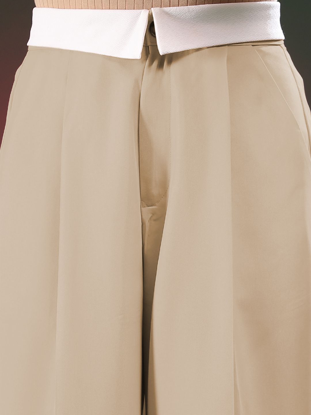 Kotty Women Straight Fit High-Rise Easy Wash Pleated Trousers