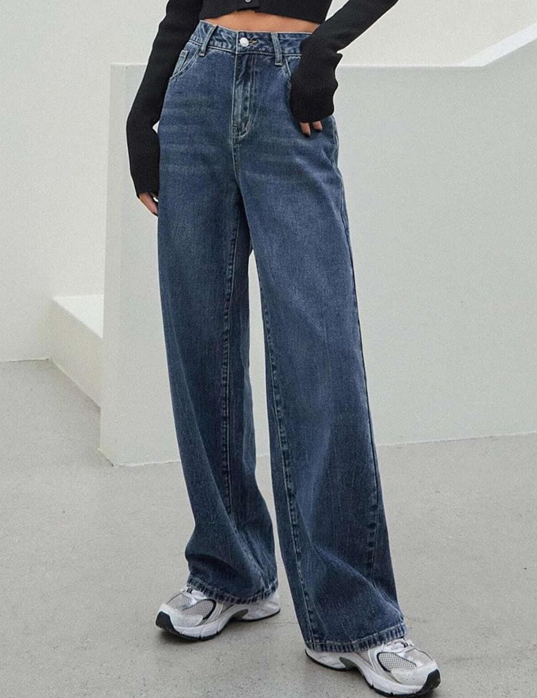 Kotty Women Jean Straight Fit High-Rise Light Fade Stretchable Jeans