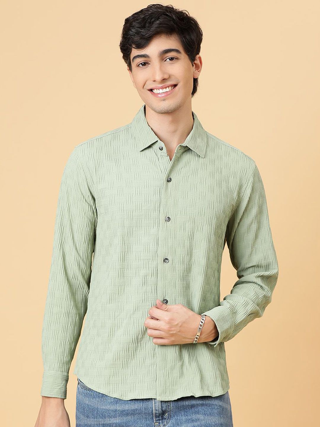 Kotty Men Relaxed Spread Collar Solid Casual Shirt