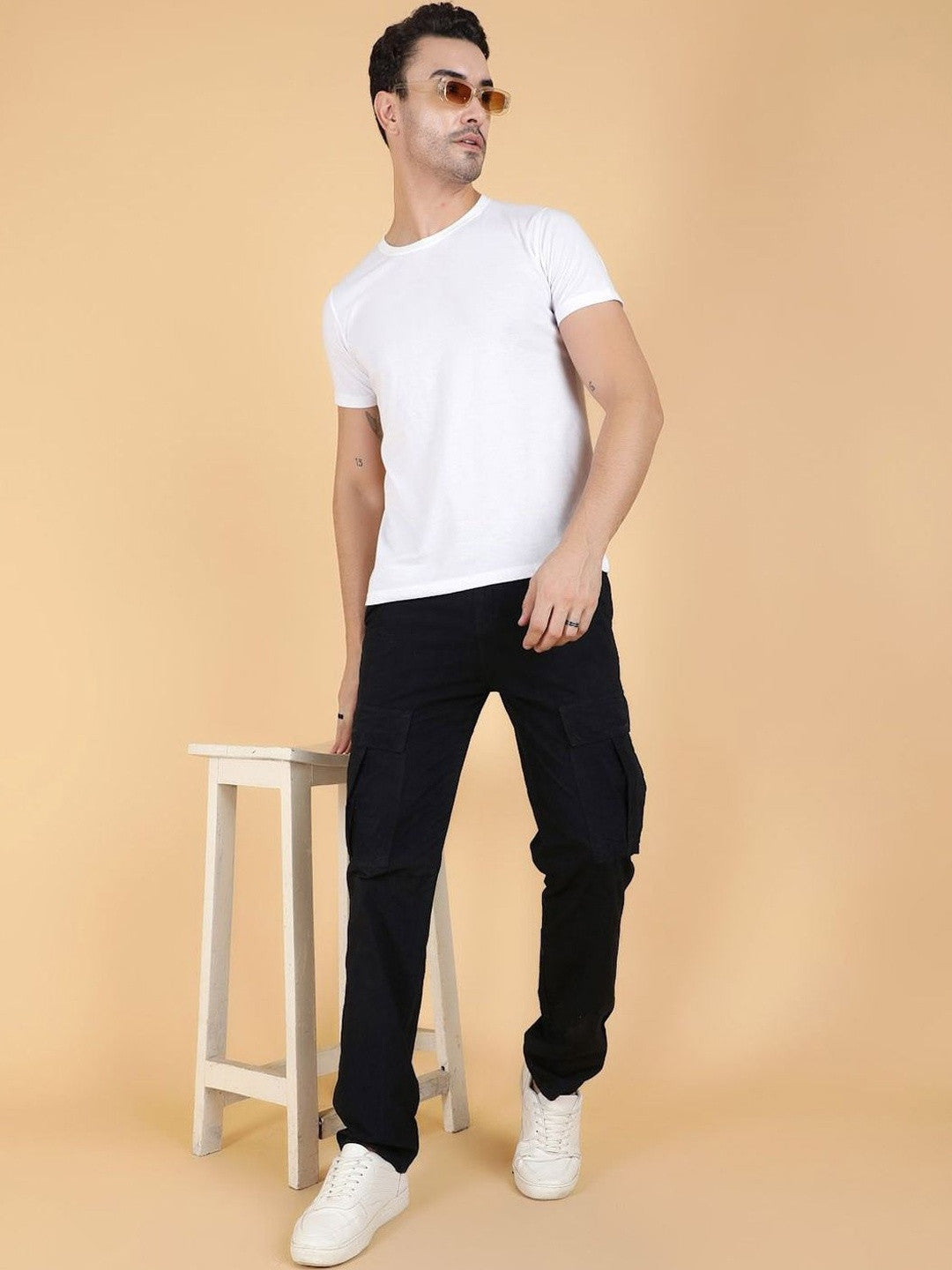 Kotty Men Low-Rise Cargos Trousers