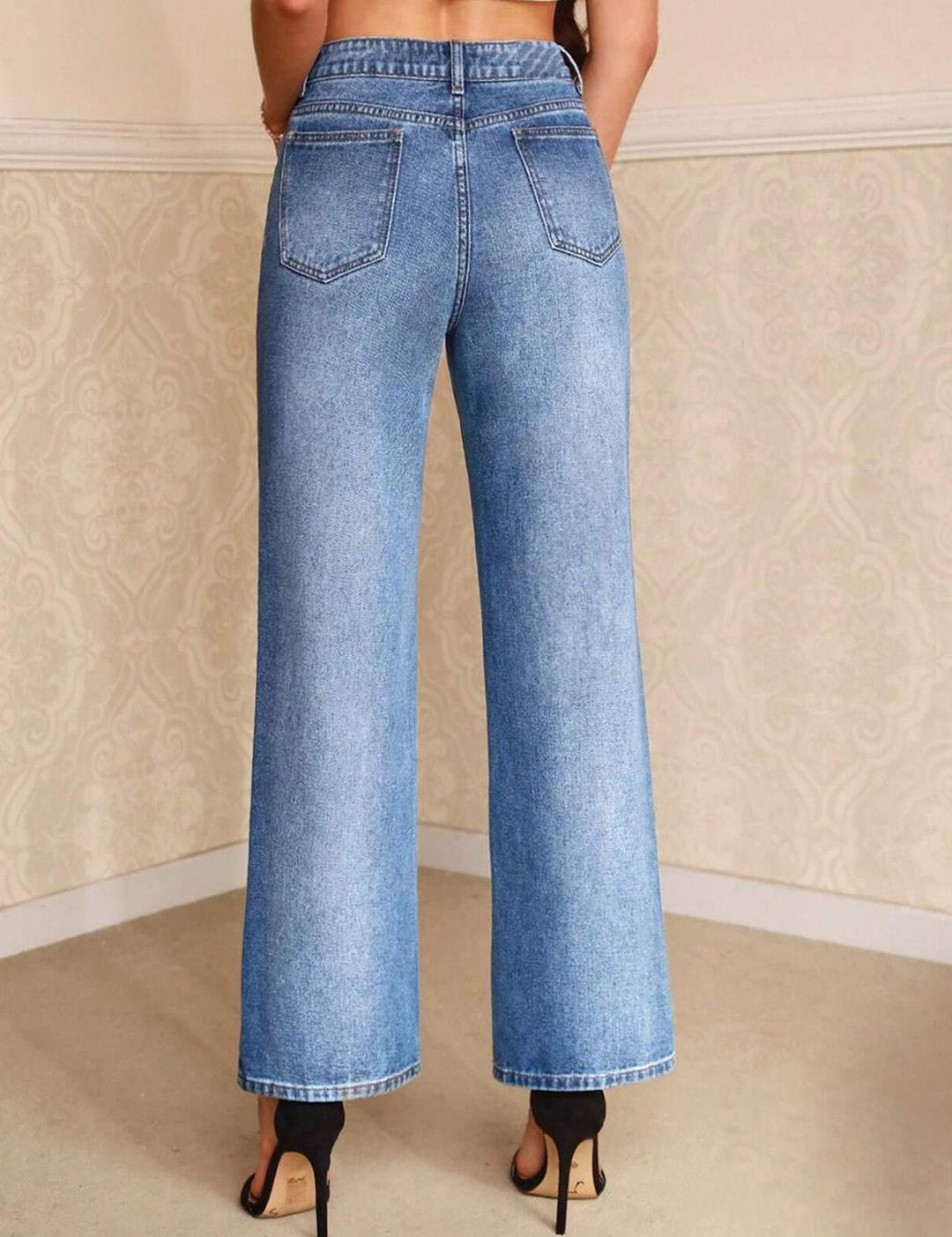 Kotty Women Straight Fit High-Rise Light Fade Stretchable Jeans