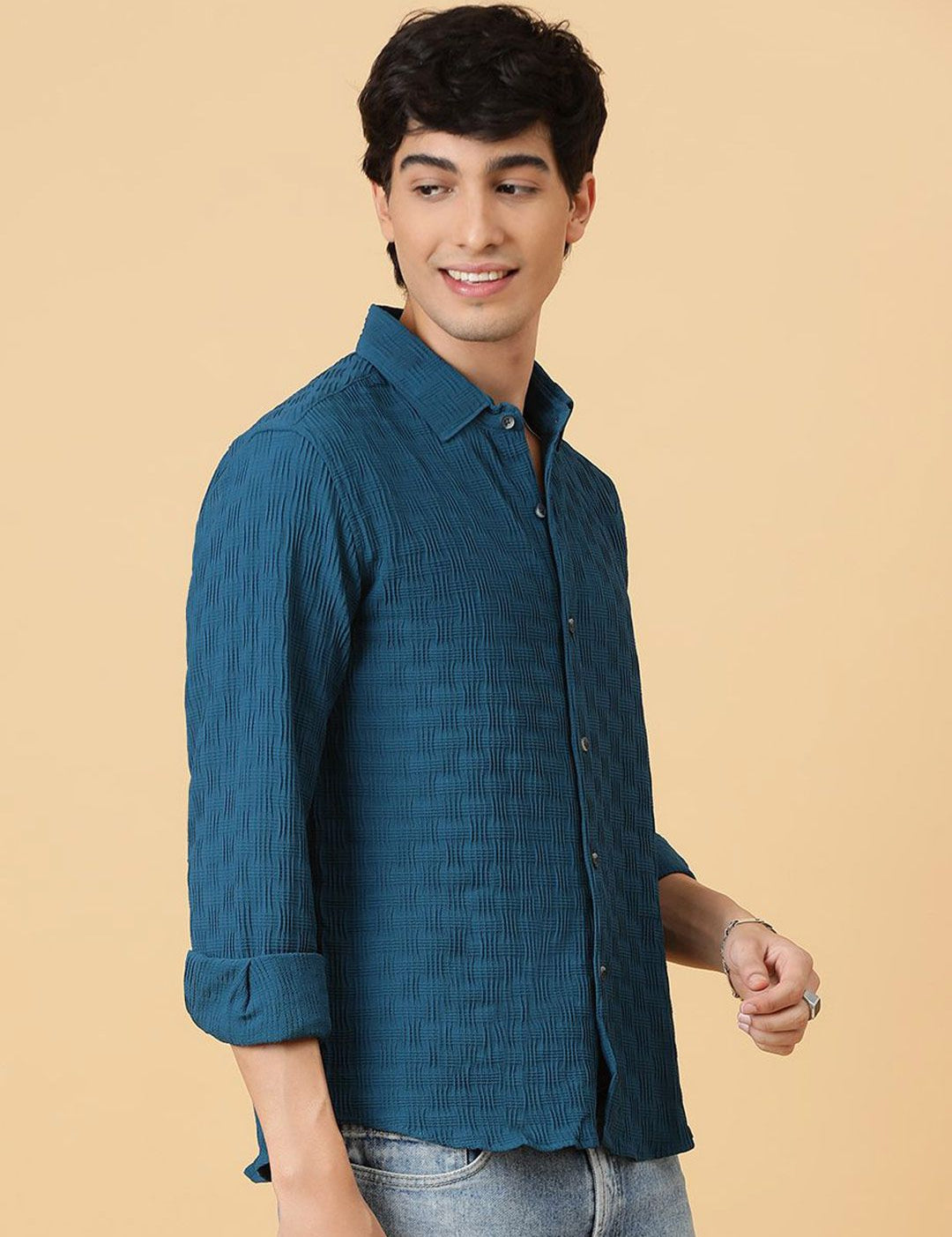 Kotty Men Relaxed Spread Collar Solid Casual Shirt