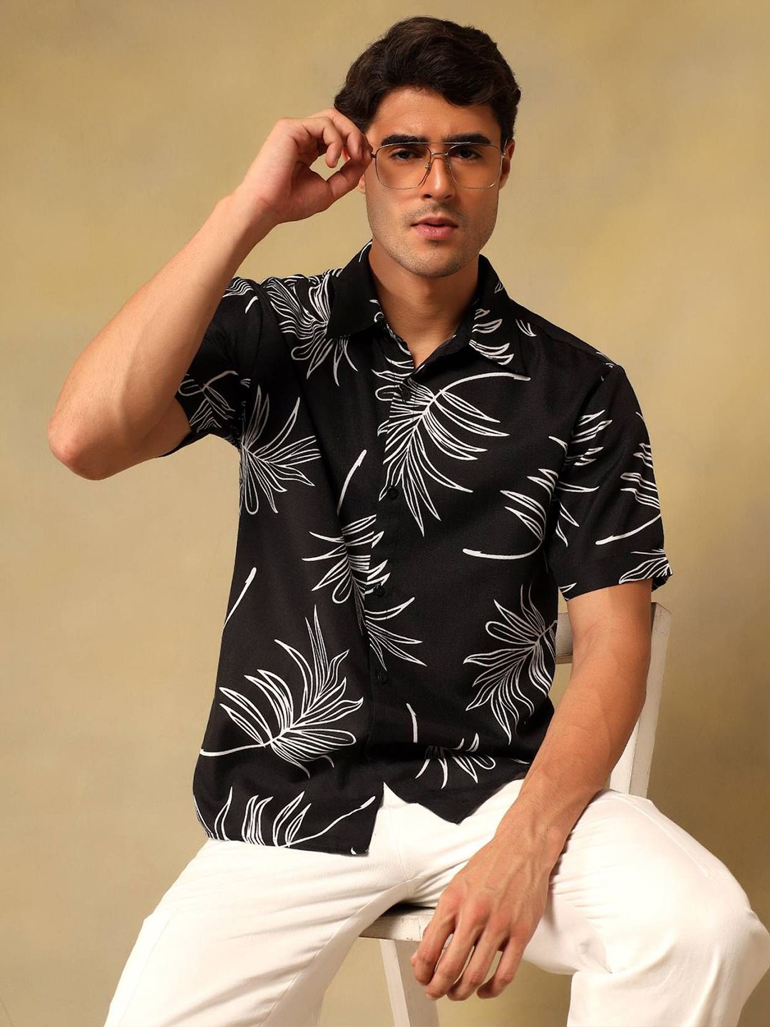 Kotty Men Comfort Fit Floral Printed Spread Collar Linen Casual Shirt