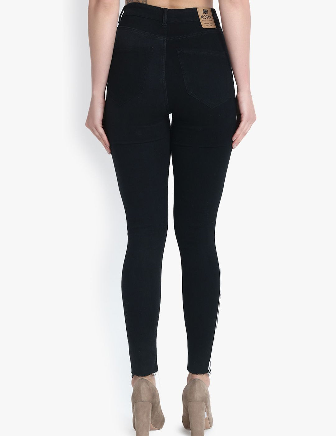 Kotty Women Black Skinny Fit High-Rise Slash Knee Stretchable Jeans