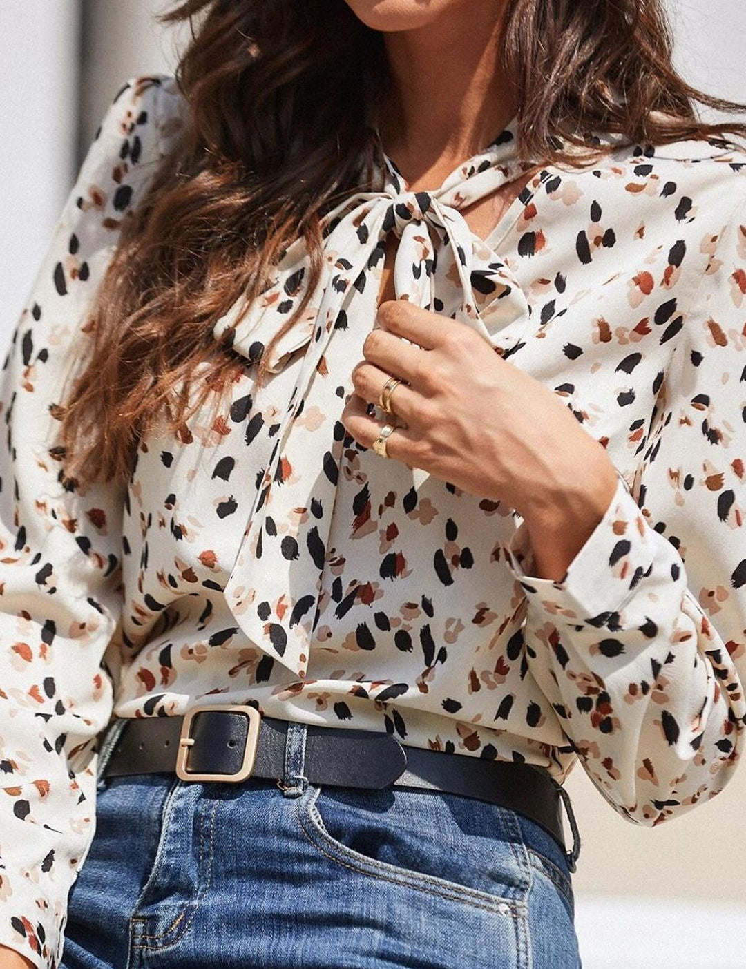 Kotty Abstract Printed Tie-Up Neck Cuff Sleeves Crepe Top