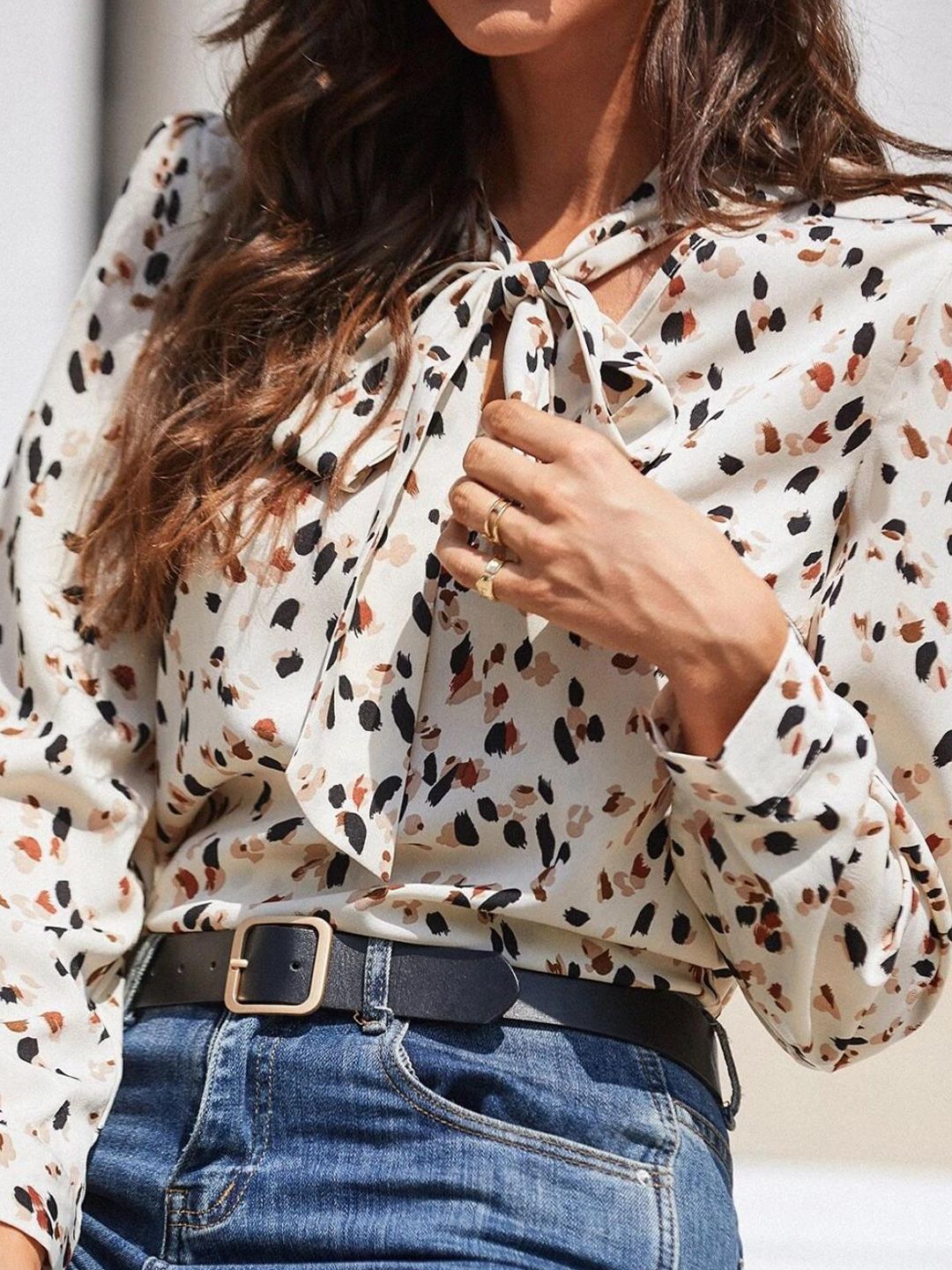 Kotty Abstract Printed Tie-Up Neck Cuff Sleeves Crepe Top