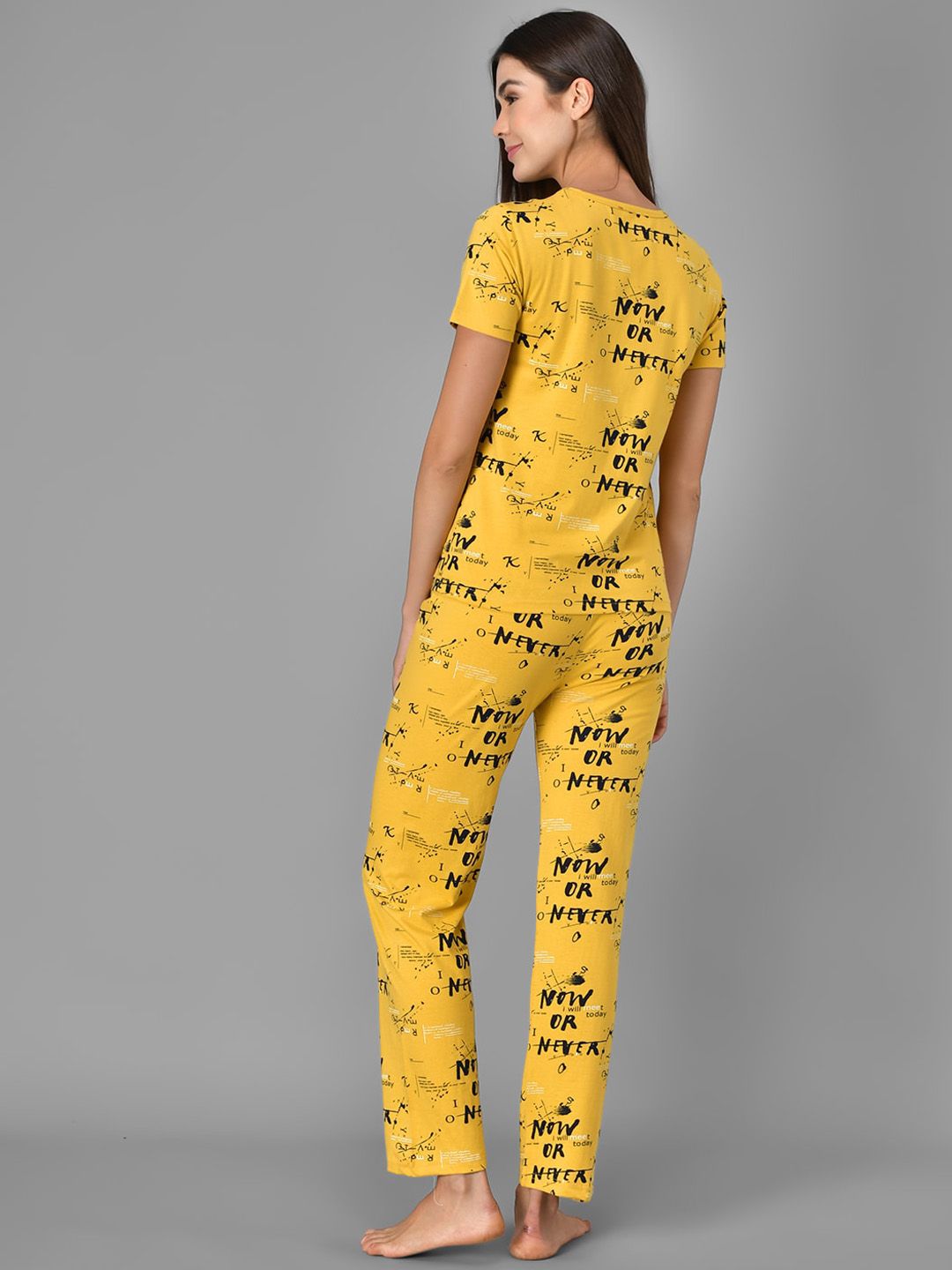 Kotty Women Yellow & Black Printed Night Suit