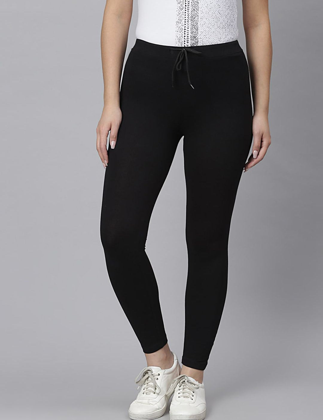 Kotty Women Black Solid Straight-Fit Track Pants