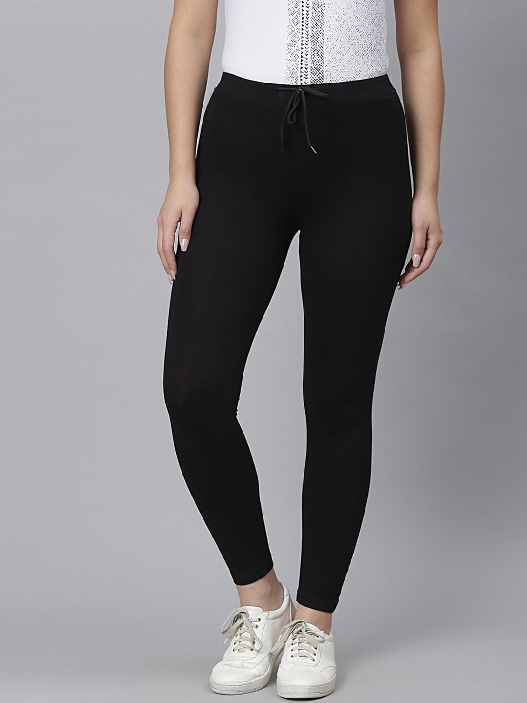 Kotty Women Black Solid Straight-Fit Track Pants