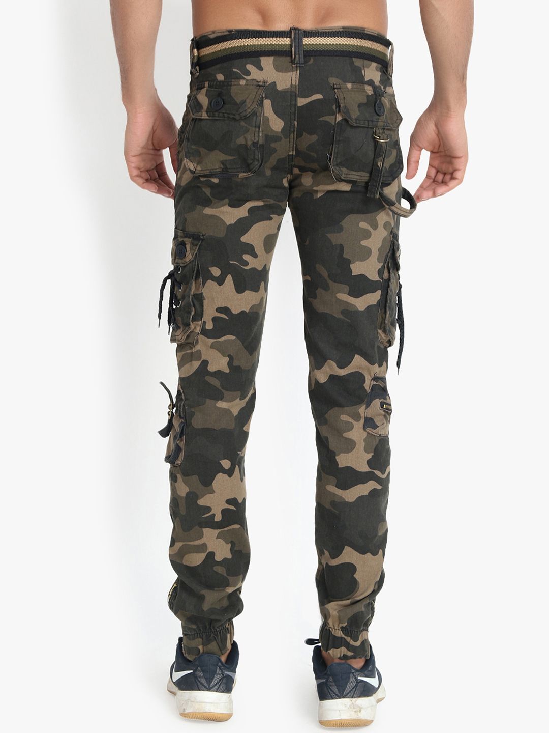 Kotty Men Olive Green & Beige Regular Fit Camouflage Printed Cargos