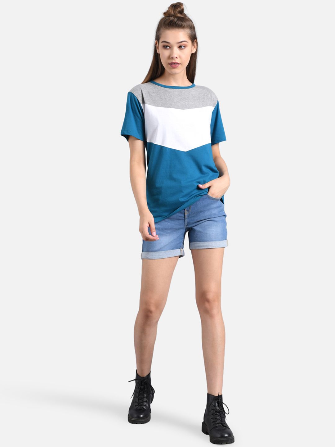 Kotty Women Blue & White Colourblocked Round Neck T-shirt