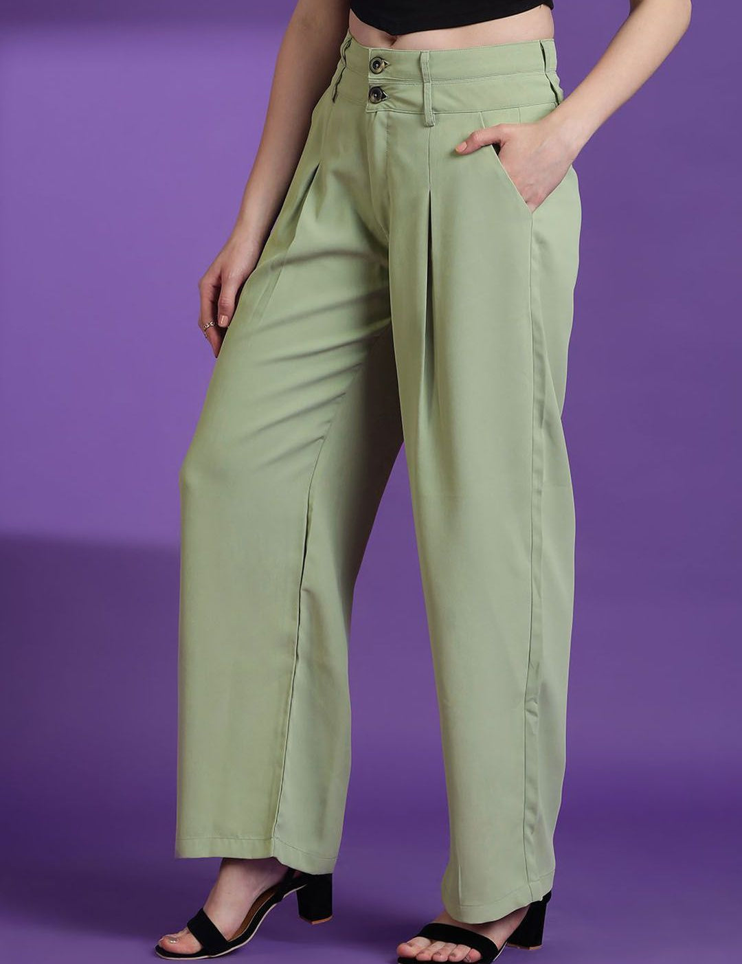 Kotty Women Solid Relaxed Straight Fit Mid-Rise Easy Wash Pleated Regular Trousers