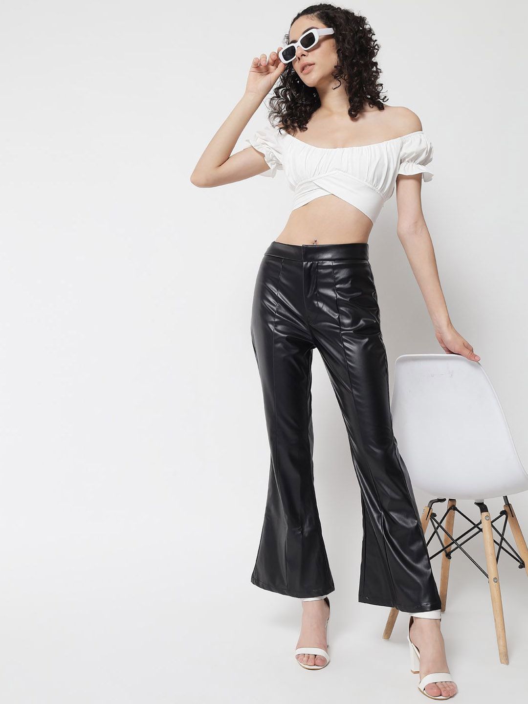 Kotty Women Relaxed Flared High-Rise Trousers