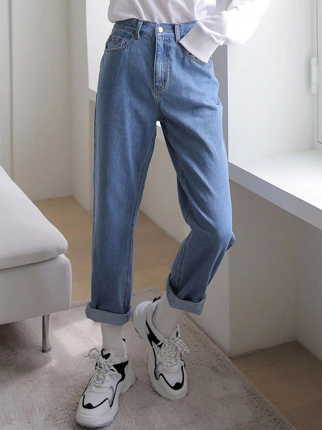 Kotty Women Jean Straight Fit High-Rise Light Fade Stretchable Clean Look Cotton Jeans