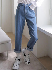 Kotty Women Jean Straight Fit High-Rise Light Fade Stretchable Clean Look Cotton Jeans