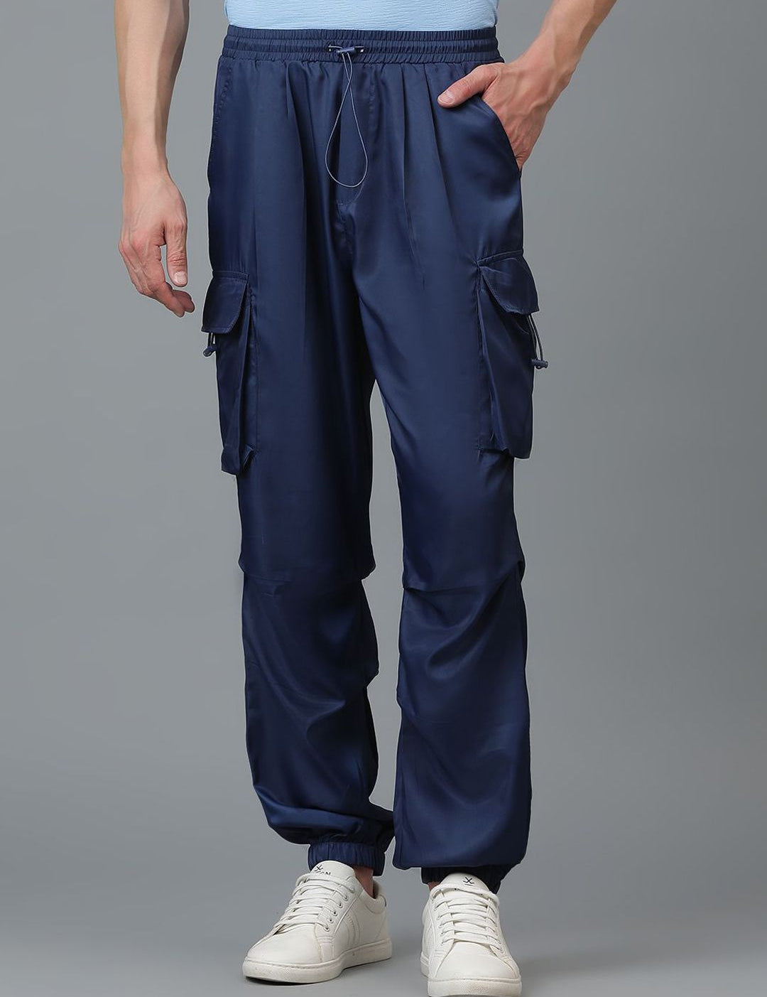 Kotty Men Relaxed Low-Rise Easy Wash Cargos Trousers