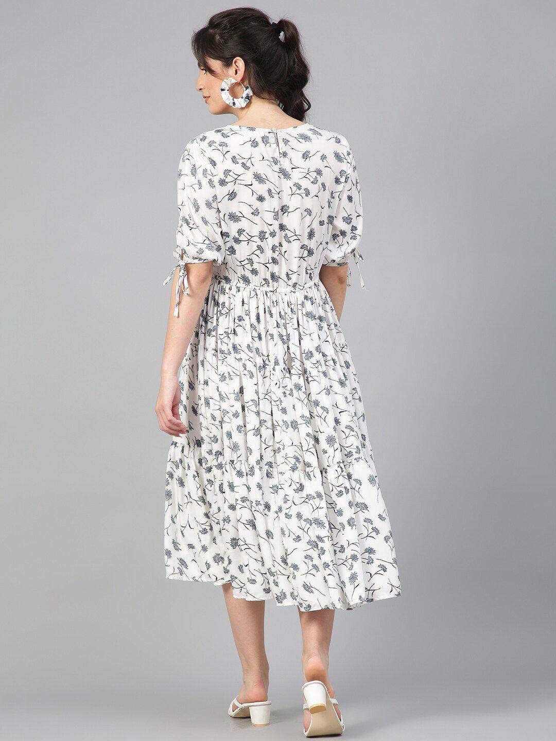 Kotty Floral Printed Puff Sleeves Fit & Flare Midi Dress