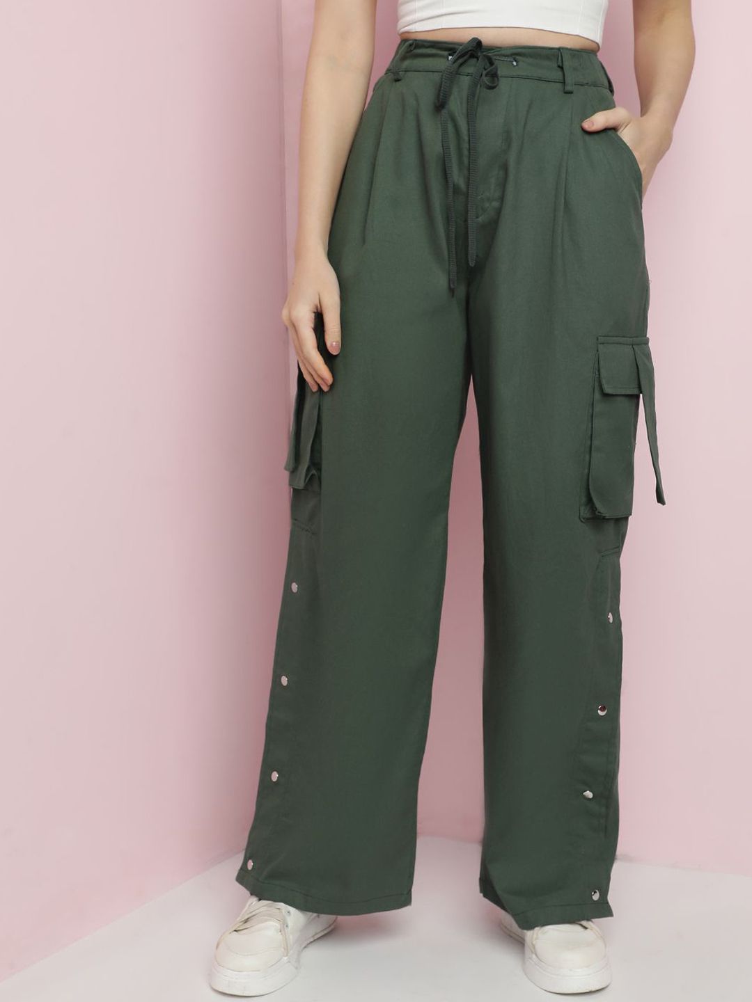 Kotty Women Solid Relaxed Straight Fit Mid-Rise Cargos Trousers