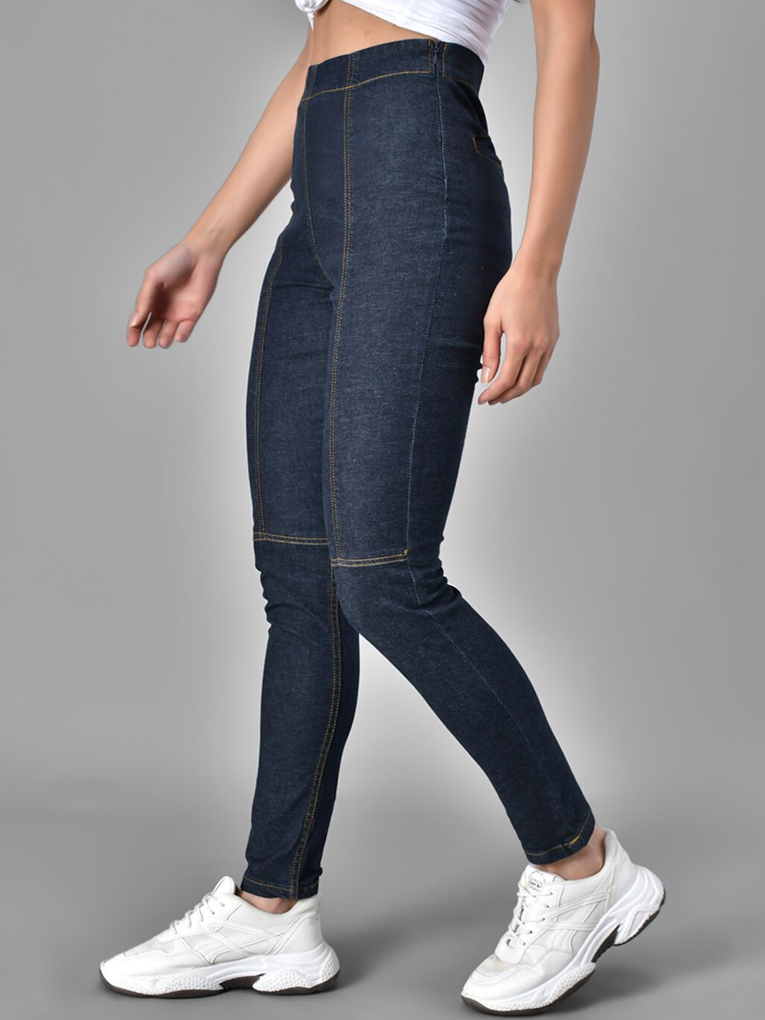 Kotty Women Blue Regular Fit High-Rise Slash Knee Jeans