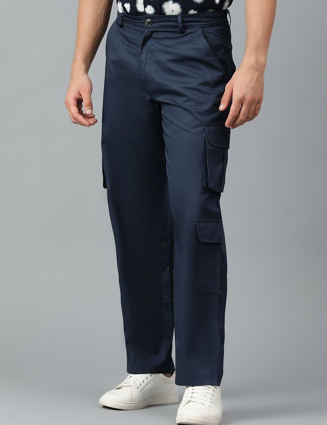 Kotty Men Relaxed Low-Rise Easy Wash Cargos Trousers