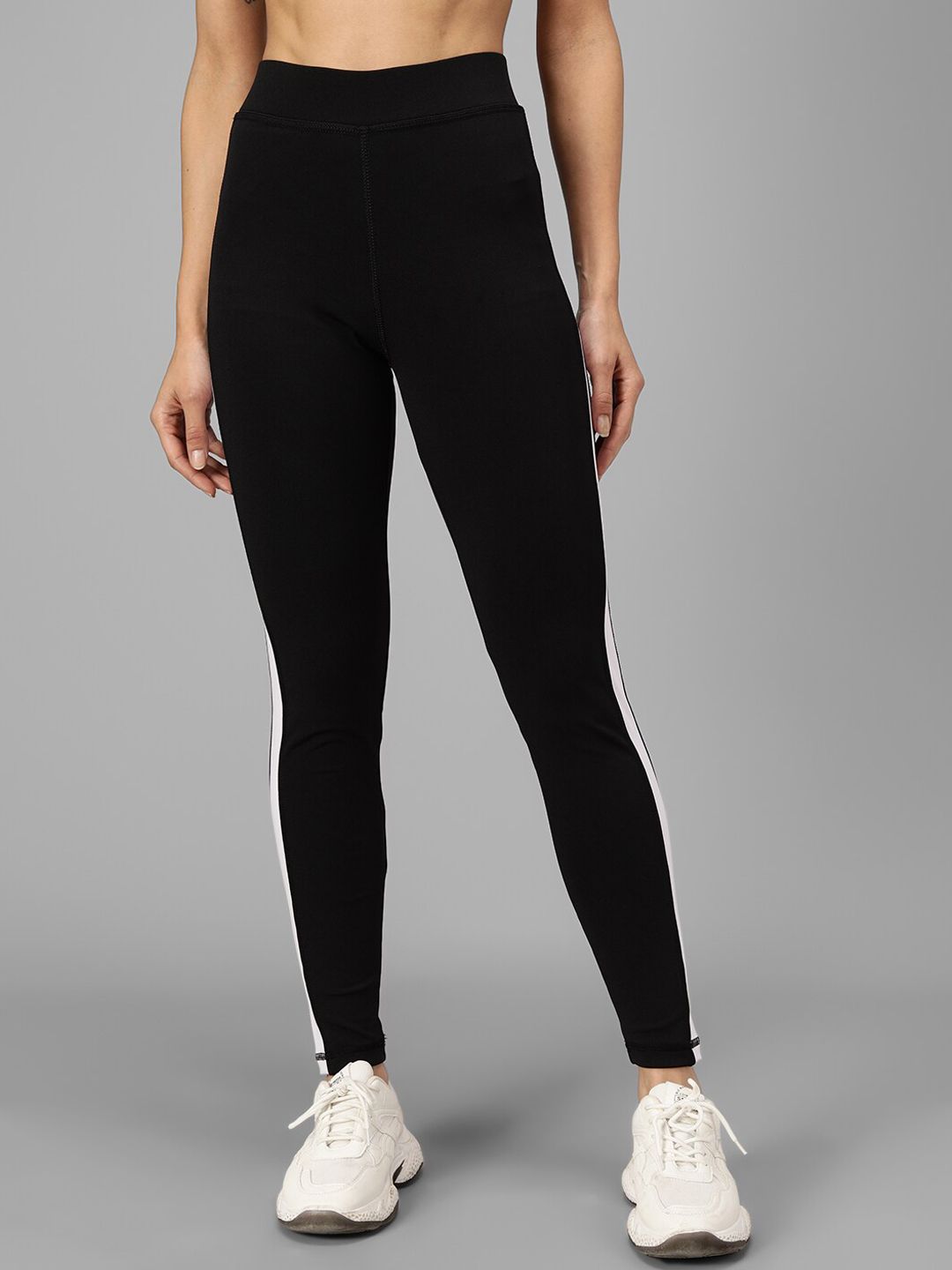 Kotty Women Black & White Colourblocked Tights