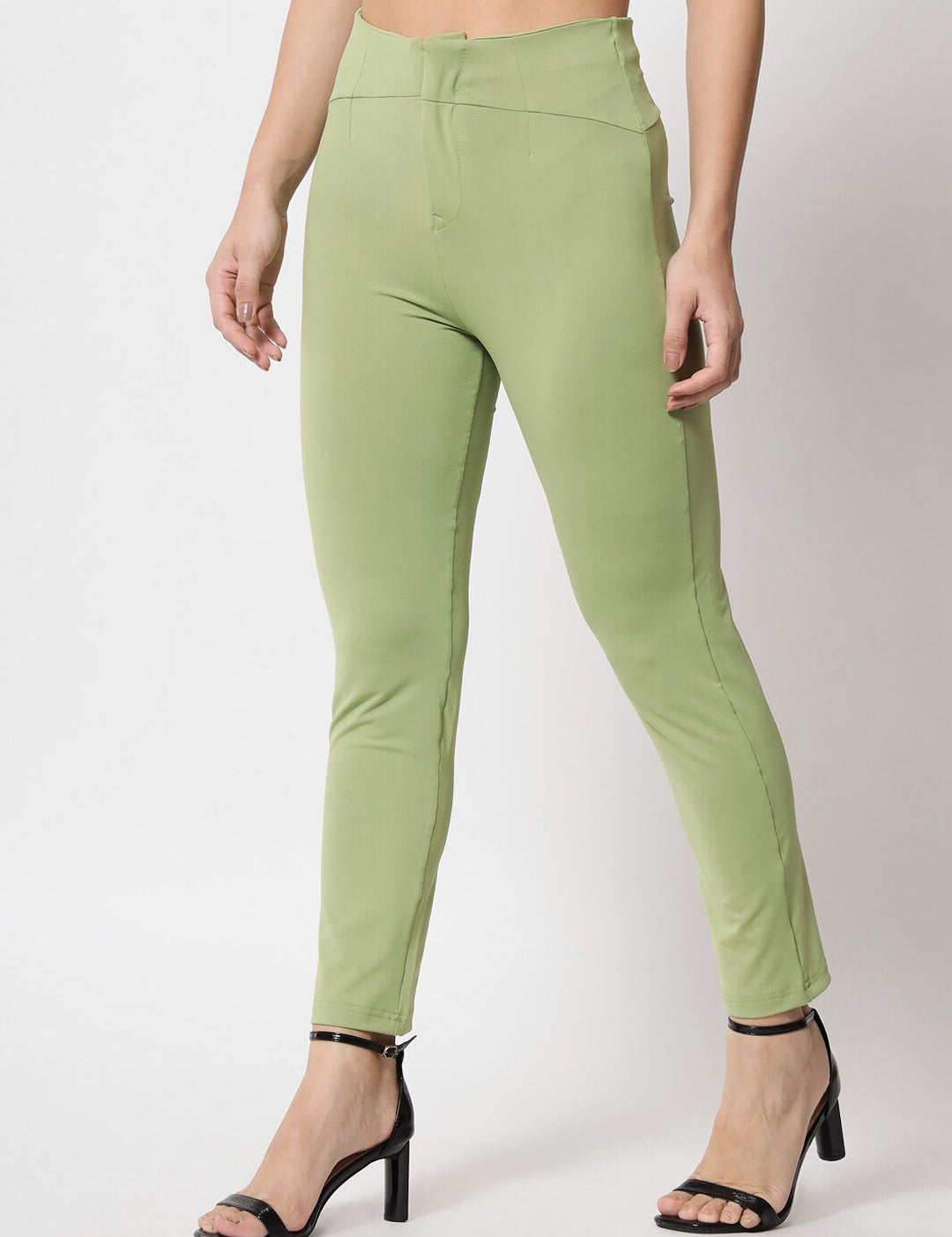 Kotty Women Relaxed Skinny Fit High-Rise Easy Wash Trousers